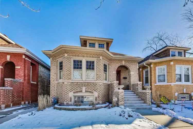 Single-family house For Sale in 3007, North Lowell Avenue, Chicago, Illinois