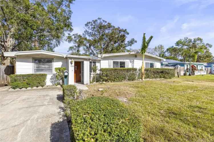 Single-family house For Sale in 7235, 12th Avenue North, Saint Petersburg, Florida