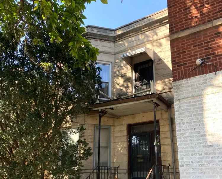 Multi-family house For Sale in 6906, South Indiana Avenue, Chicago, Illinois