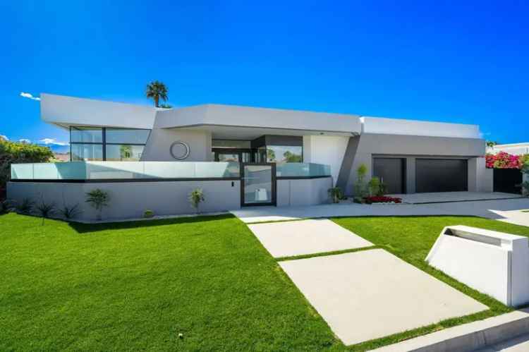 Single-family house For Sale in Indian Wells, California