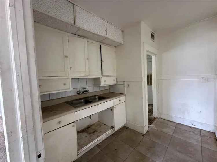 Single-family house For Sale in 1311, 11th Avenue South, Saint Petersburg, Florida