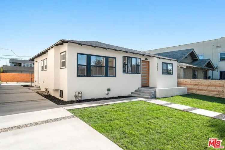 Single-family house For Sale in Los Angeles, California