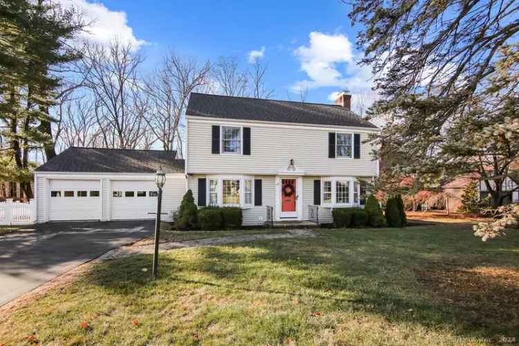 Single-family house For Sale in 197, Ridgewood Road, West Hartford, Connecticut