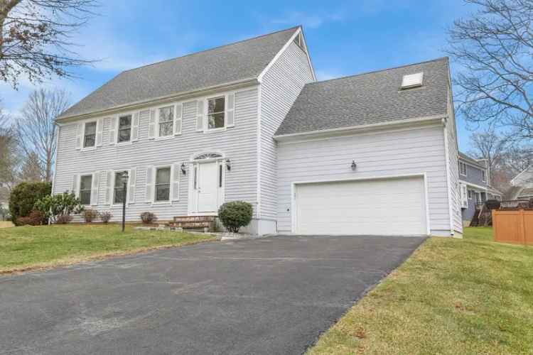 Single-family house For Sale in 22, Fieldstone Road, Stamford, Connecticut