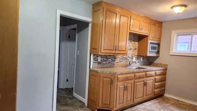 3 Bedroom 1 5 Bath Apartment in Irvington NJ