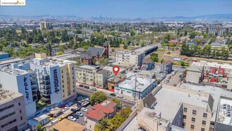 Multi-family house For Sale in Oakland, California