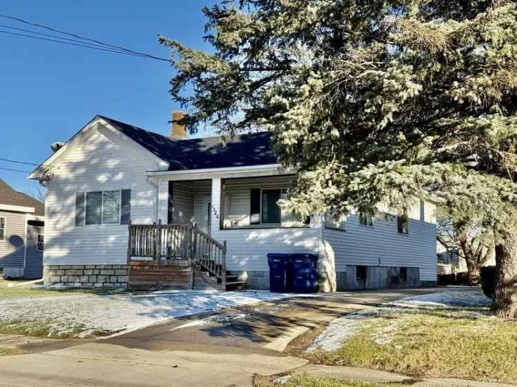 Single-family house For Sale in 1326, Crosat Street, LaSalle, Illinois