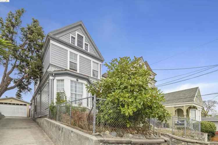 Single-family house For Sale in 2248, East 22nd Street, Oakland, California