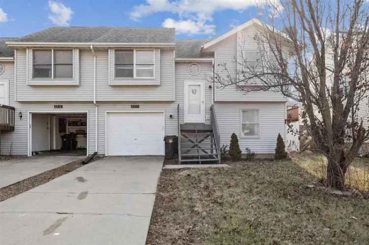 Single-family house For Sale in 2218, 14th Street, Coralville, Iowa