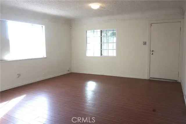 Single-family house For Sale in 657, East 92nd Street, Los Angeles, California