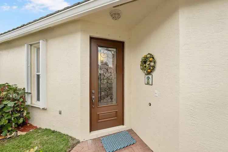 Single-family house For Sale in 865, Southwest Rocky Bayou Terrace, Port Saint Lucie, Florida