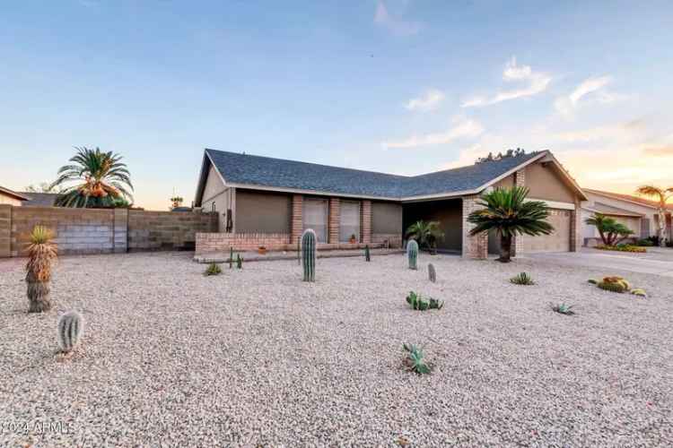 Single-family house For Sale in 821, East Hackamore Street, Mesa, Arizona