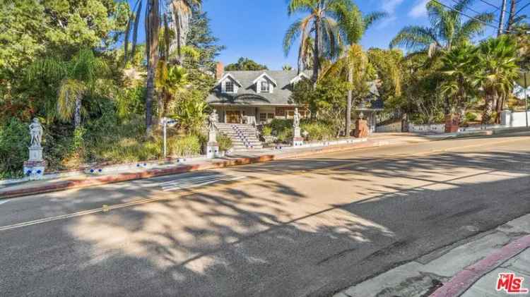 Single-family house For Sale in 16645, Calneva Drive, Los Angeles, California