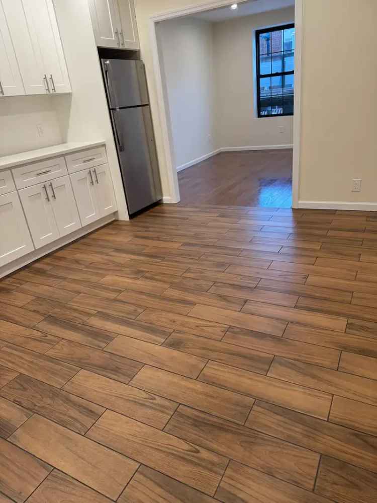 Astoria Ditmars Apartment - Spacious Renovated Apartment Near Subway