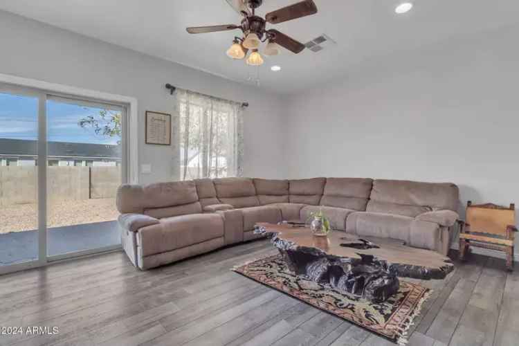 Single-family house For Sale in 5532, East Santa Clara Drive, San Tan Valley, Arizona