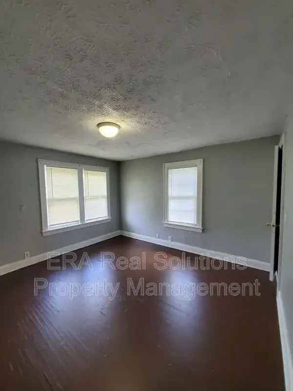 2 Bedroom Duplex in Columbus OH - Updated Kitchen & Bath