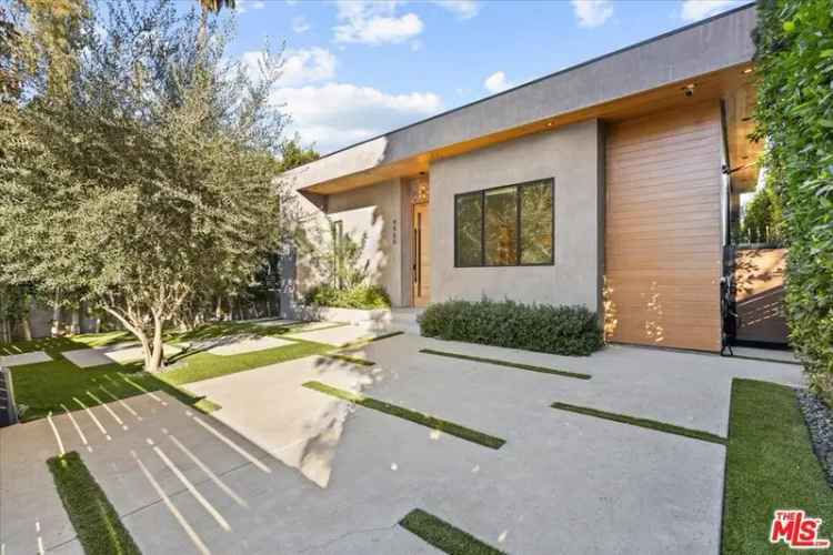 Single-family house For Sale in Los Angeles, California