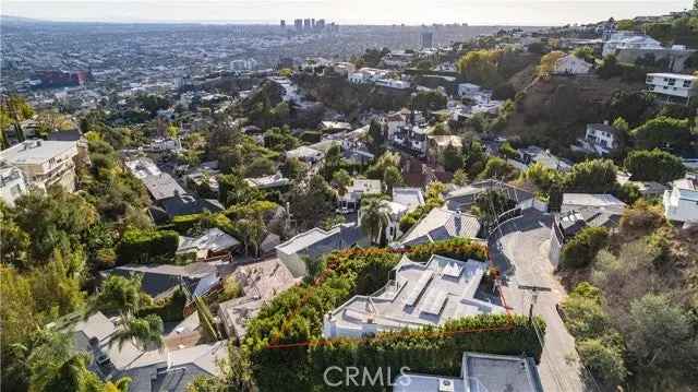 Single-family house For Sale in 1664, Sunset Plaza Drive, Los Angeles, California