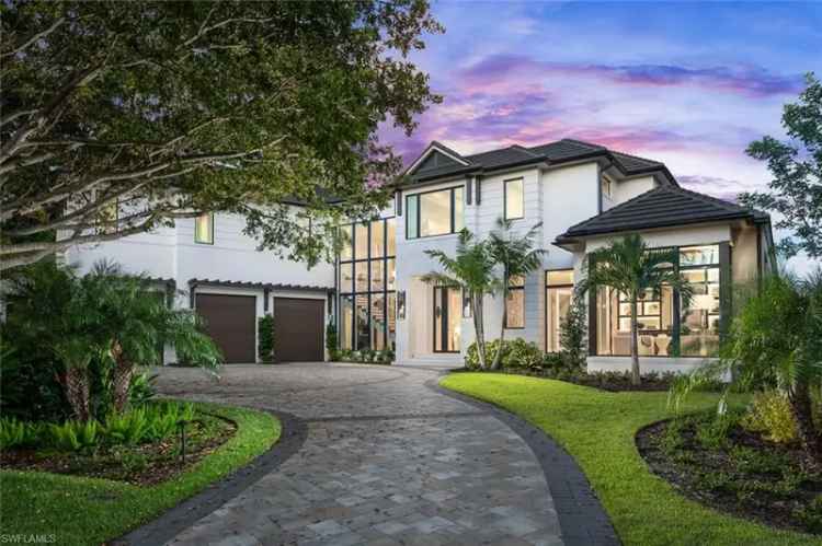 Single-family house For Sale in Naples, Florida