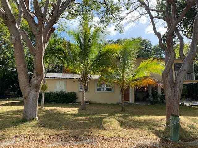 Single-family house For Sale in Key Largo, Florida