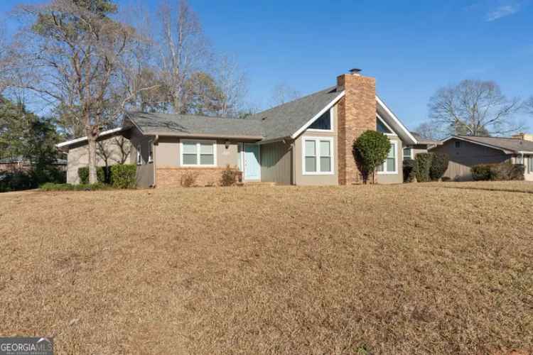 Single-family house For Sale in 419, Lake Front Drive, Warner Robins, Georgia