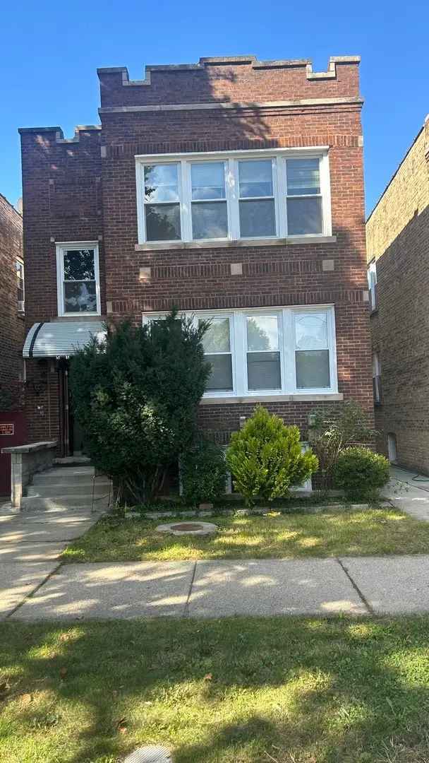 Multi-family house For Sale in 5116, North Avers Avenue, Chicago, Illinois