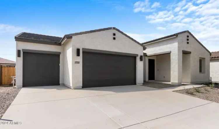 Single-family house For Sale in 37535, West Padilla Street, Maricopa, Arizona