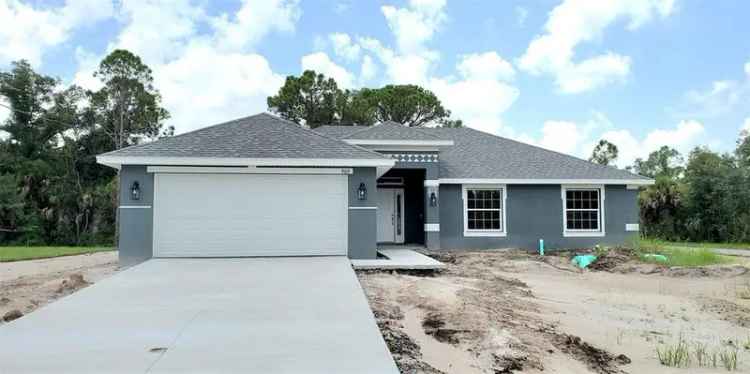 Single-family house For Sale in North Port, Florida