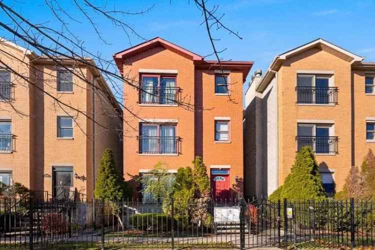 Multi-family house For Sale in 5852, South Prairie Avenue, Chicago, Illinois