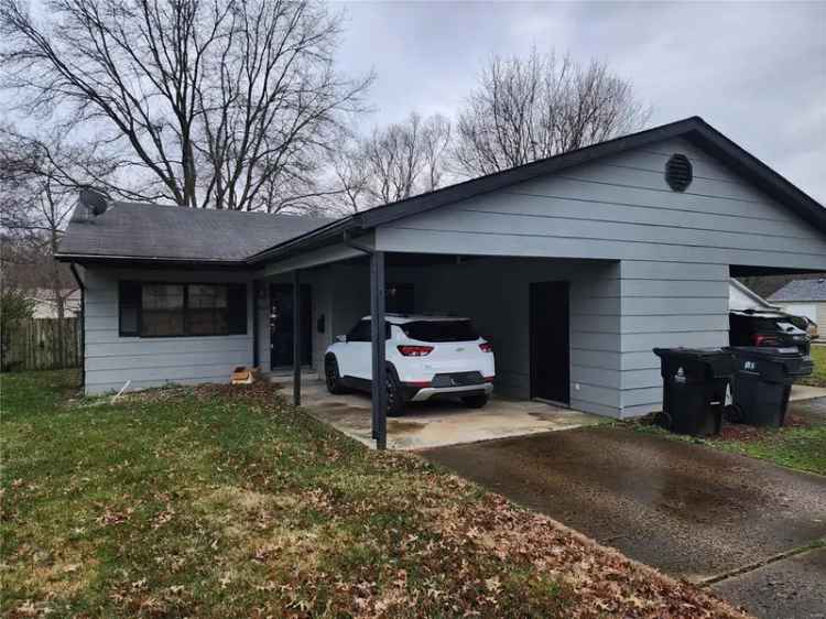 Multi-family house For Sale in 2602, East Main Street, Belleville, Illinois