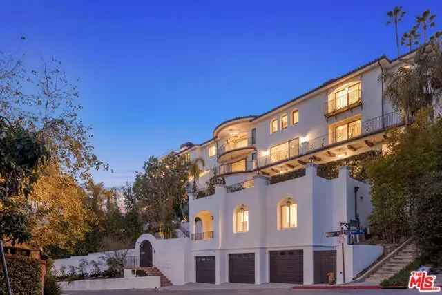 Single-family house For Sale in 4733, Bonvue Avenue, Los Angeles, California