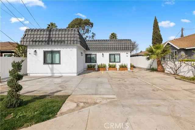 Single-family house For Sale in 432, Hamilton Street, Costa Mesa, California