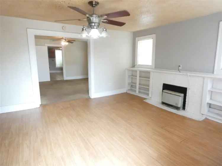 Multi-family house For Rent in Clyde, Texas