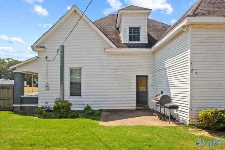 Single-family house For Sale in Tuscumbia, Alabama