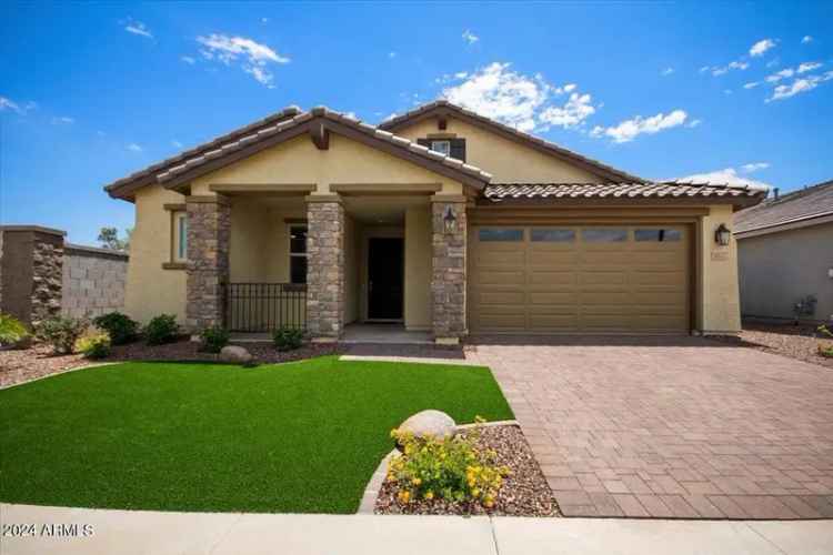 Single-family house For Sale in 16143, West Charlotte Drive, Surprise, Arizona