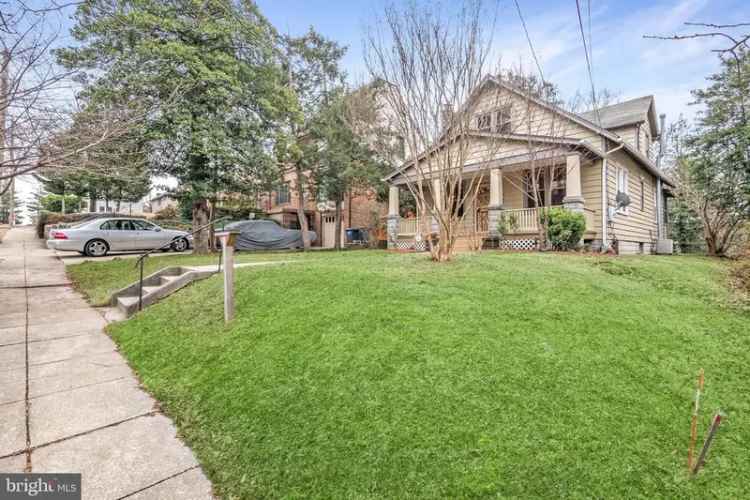 Single-family house For Sale in 232, Tuckerman Street Northwest, Washington, District of Columbia