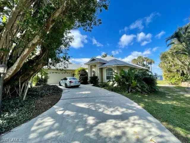 Single-family house For Sale in Fort Myers, Florida