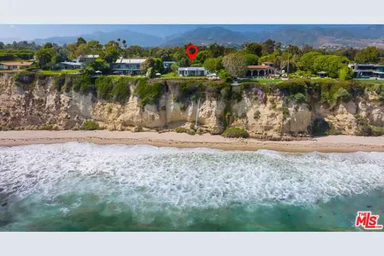 Single-family house For Sale in 28926, Cliffside Drive, Malibu, California