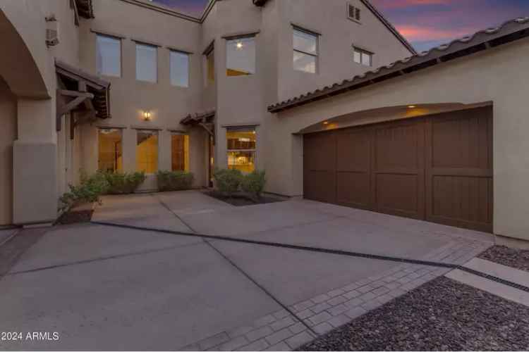 Single-family house For Sale in 2322, East Samantha Way, Phoenix, Arizona