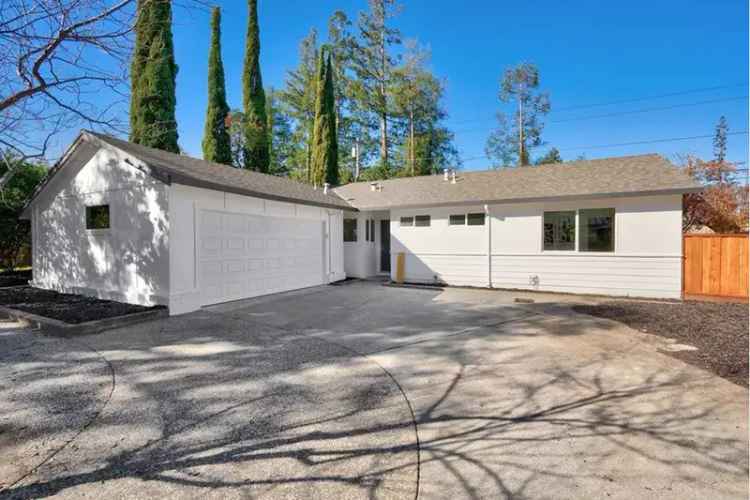 Single-family house For Sale in 220, Highland Oaks Drive, Los Gatos, California