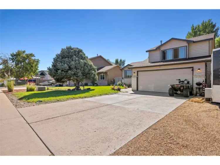 Single-family house For Sale in Windsor, Colorado