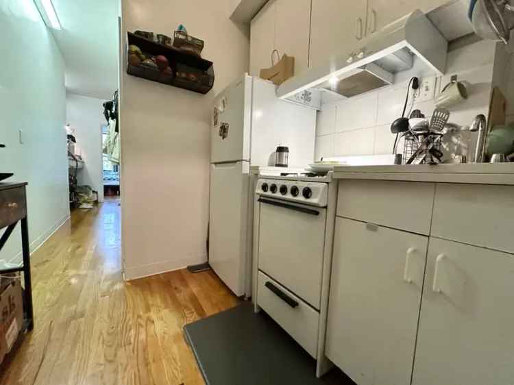 2 Bedroom Apartment Near Q Train Pets Allowed