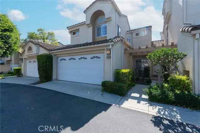 Single-family house For Sale in 35,37,39,41, Alcoba, Irvine, California