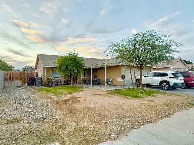 Single-family house For Sale in 53461, Calle Amigos, Coachella, California