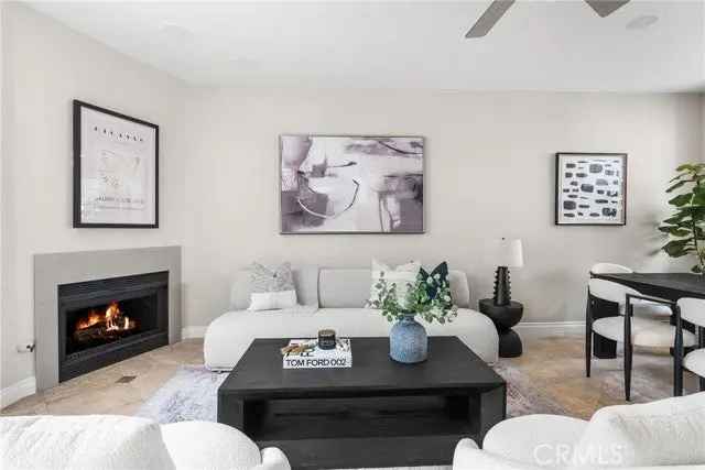 Single-family house For Sale in 406, East Bay Avenue, Newport Beach, California