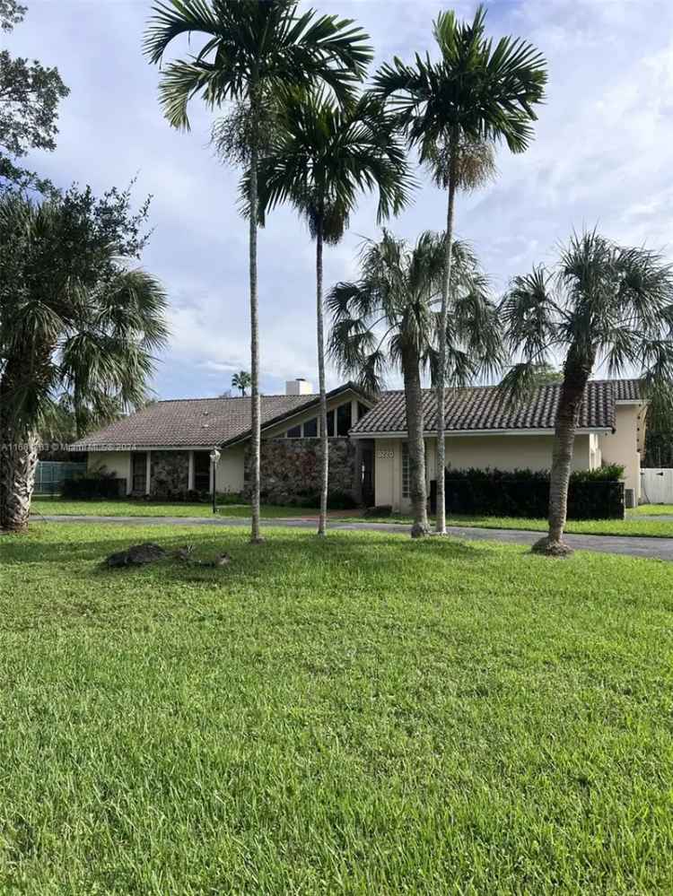 Single-family house For Sale in 9220, Southwest 103rd Street, Kendall, Florida