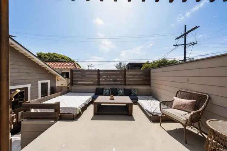 Single-family house For Sale in Los Angeles, California