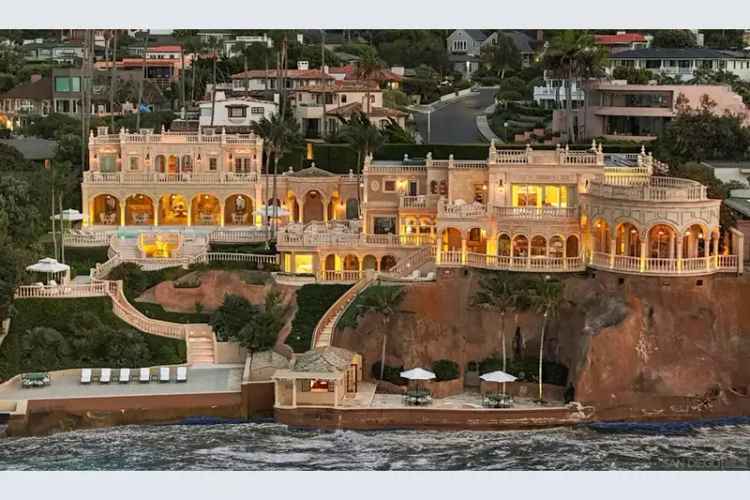 Single-family house For Sale in 1900, Spindrift Drive, San Diego, California