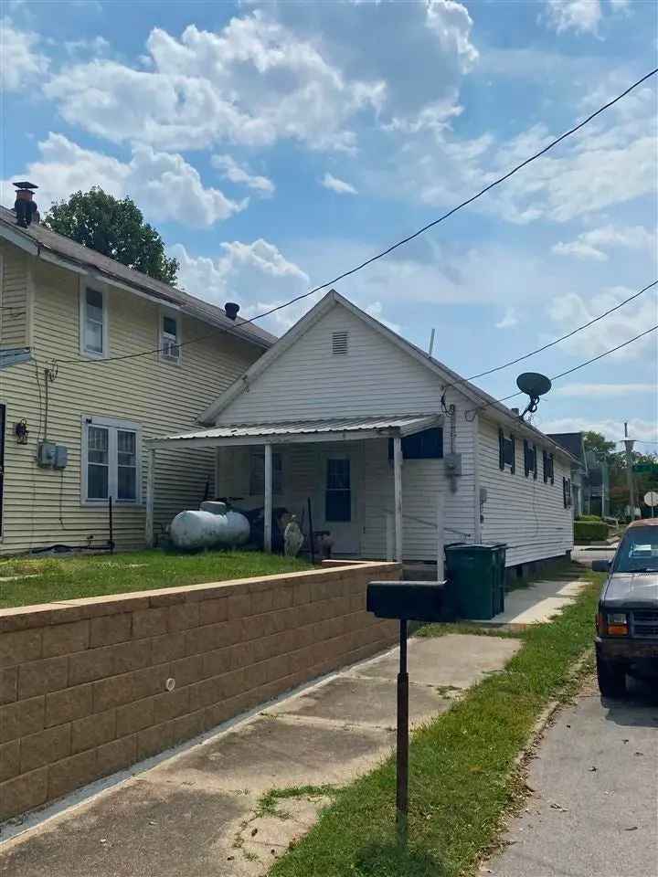 Single-family house For Sale in 1100, North I Street, Richmond, Indiana