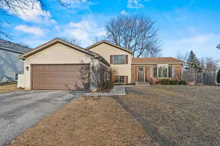 Single-family house For Sale in 750, Trailside Drive, Lake Zurich, Illinois